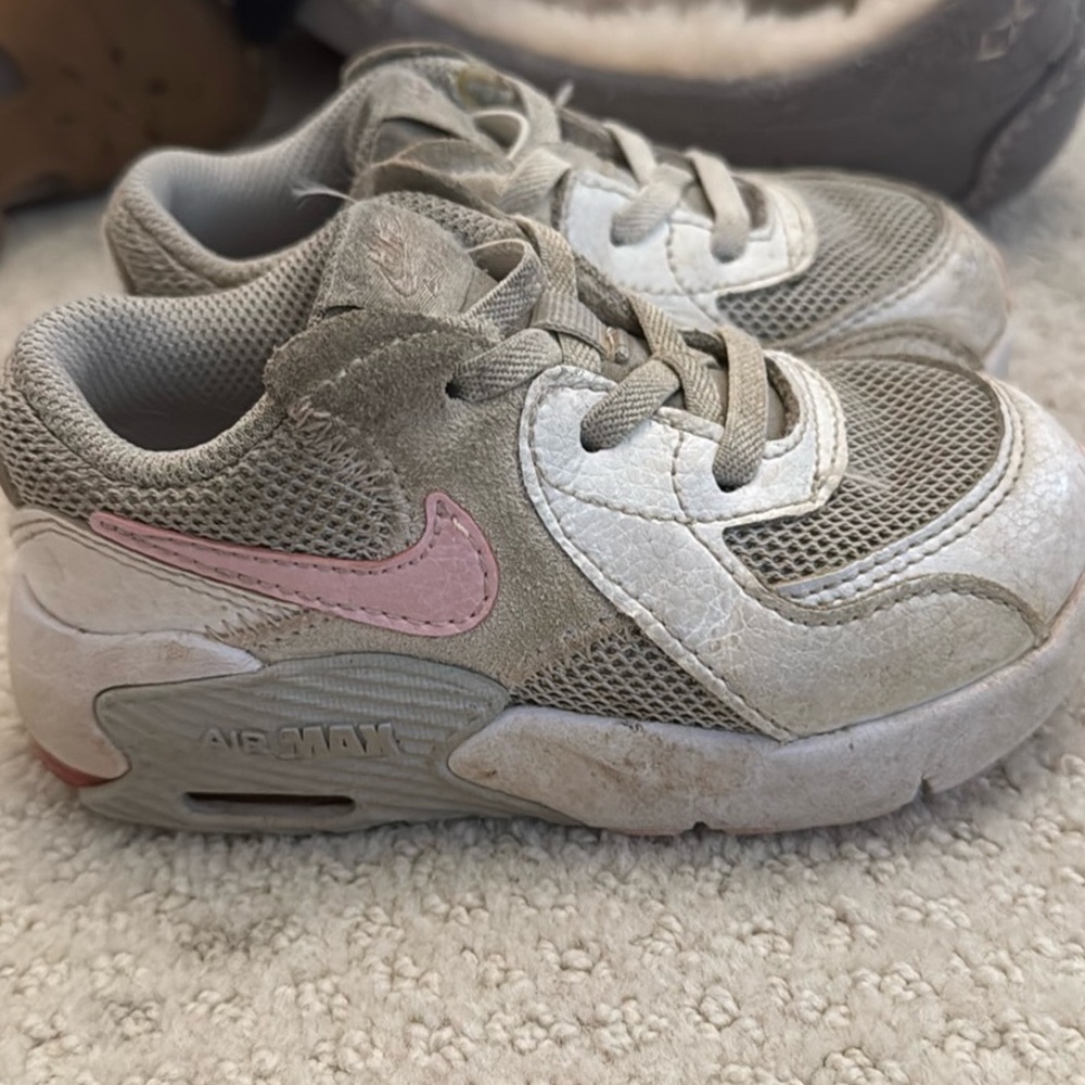 3 pairs of toddler NIKE sneakers 6c